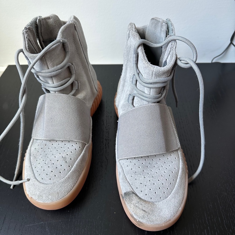 2016
Yeezy Boost 750 'Grey Gum'